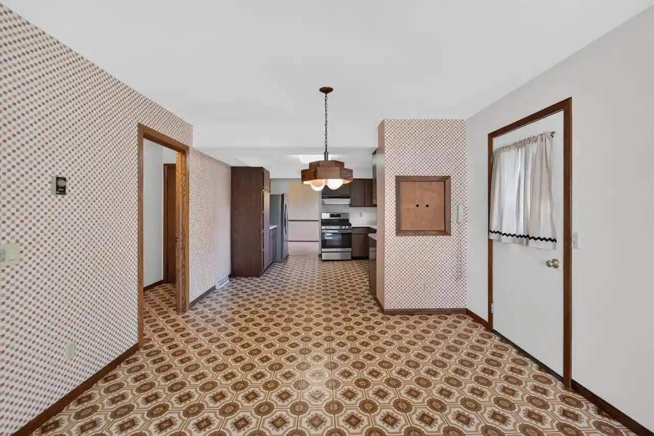 Photo 3 of Single family home for sale at 7017 Prairie Dr, Middleton, WI 53562 | MLS# 2033718 | Listing updated on 2026-10-08