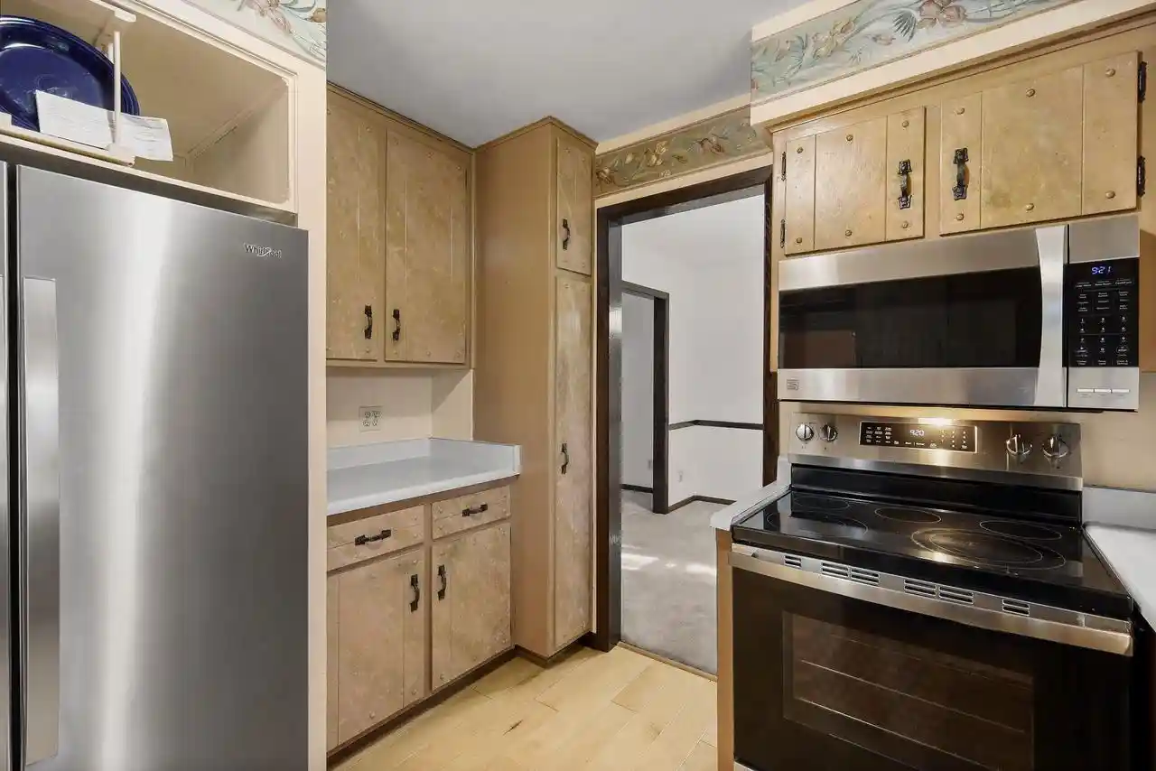 Photo 3 of Single family home for sale at 420 Melody Ln, Verona, WI 53593 | MLS# 2033721 | Listing updated on 2026-10-22