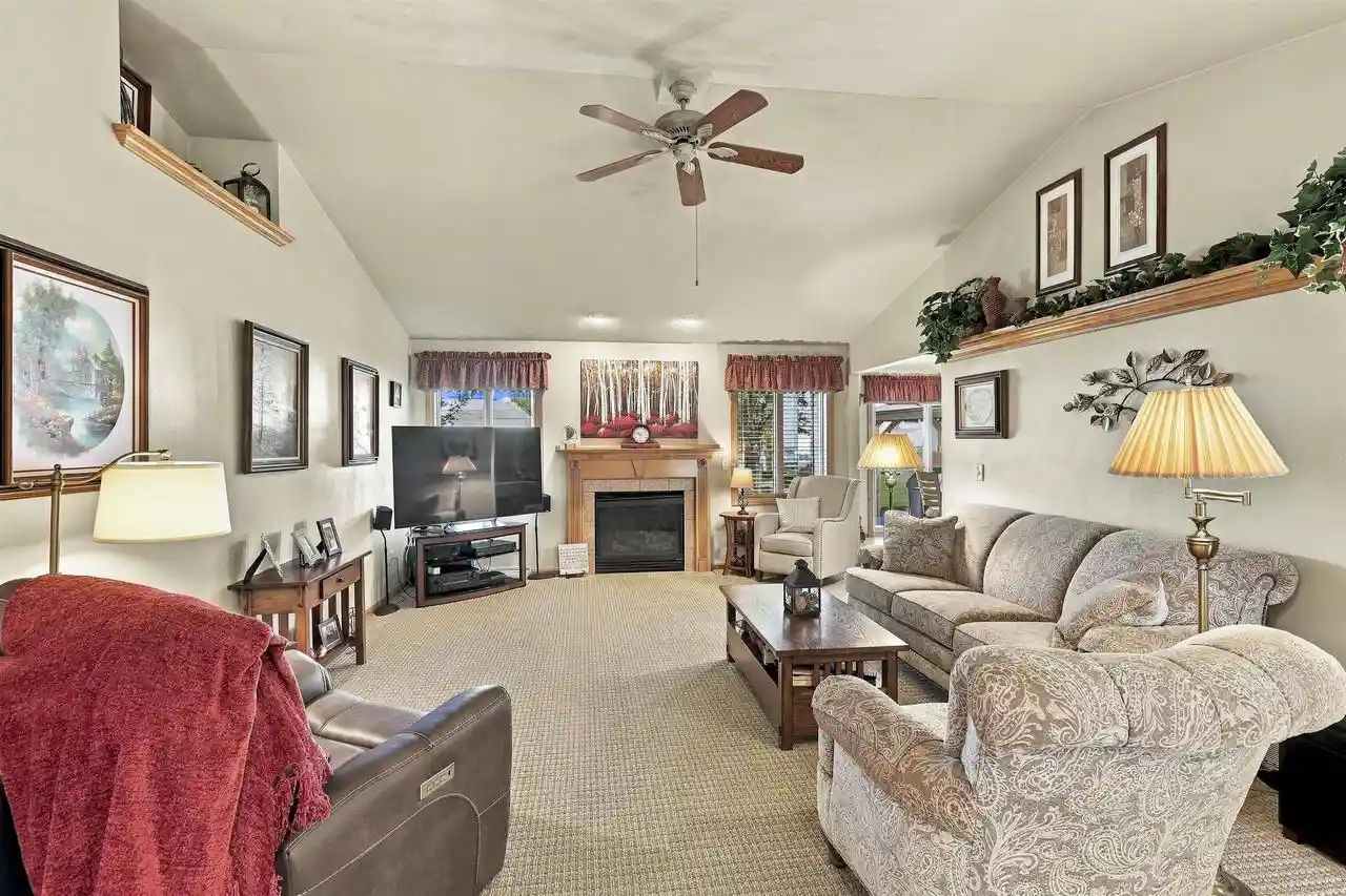 Photo 2 of Single family home for sale at 1394 W Mason Ridge Ct, Appleton, WI 54914 | MLS# 50333499 | Listing updated on 2026-10-02
