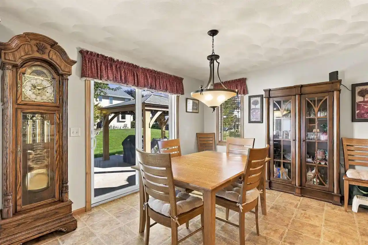 Photo 4 of Single family home for sale at 1394 W Mason Ridge Ct, Appleton, WI 54914 | MLS# 50333499 | Listing updated on 2026-10-02