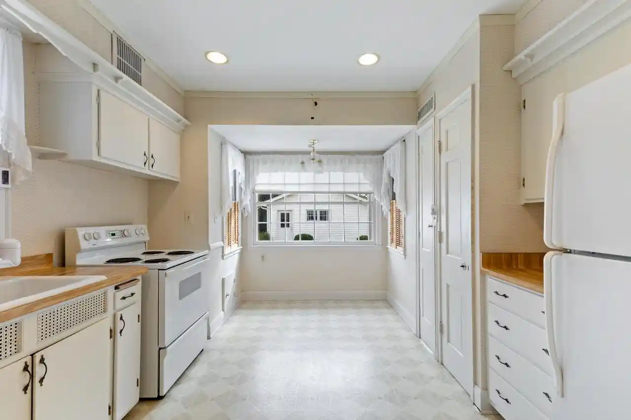 Photo 3 of Single family home for sale at 3920 Kinzie Ave, Racine, WI 53405 | MLS# 1982689 | Listing updated on 2026-10-09