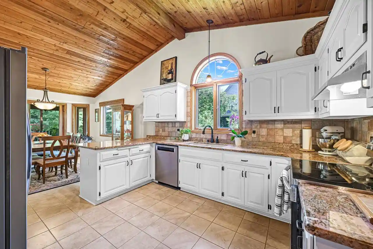 Photo 4 of Single family home for sale at N52w14406 Thornhill Dr, Menomonee Falls, WI 53051 | MLS# 1982692 | Listing updated on 2026-10-05