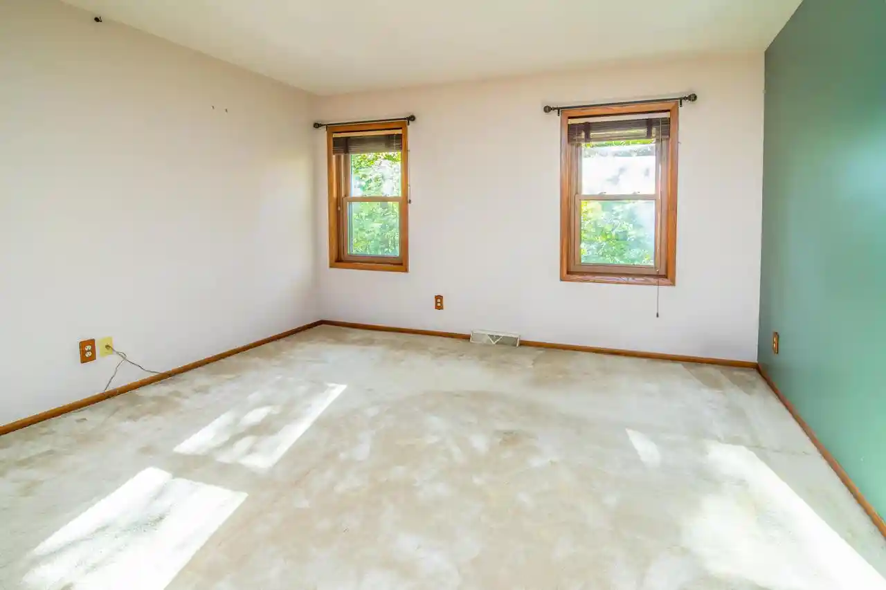 Photo 1 of Single family home for sale at N27w22212 Shadywood Ct, Waukesha, WI 53186 | MLS# 1982698 | Listing updated on 2026-10-20