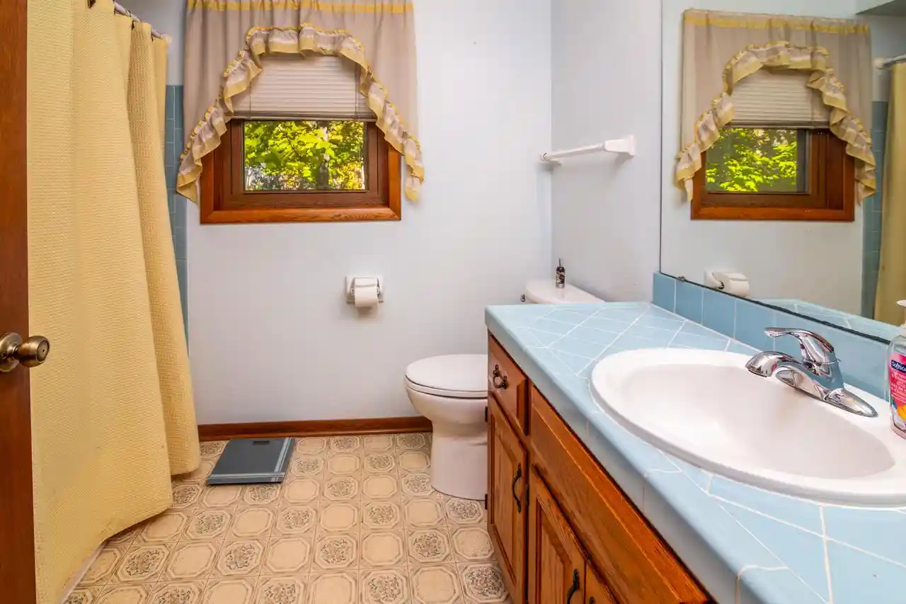 Photo 4 of Single family home for sale at N27w22212 Shadywood Ct, Waukesha, WI 53186 | MLS# 1982698 | Listing updated on 2026-10-20