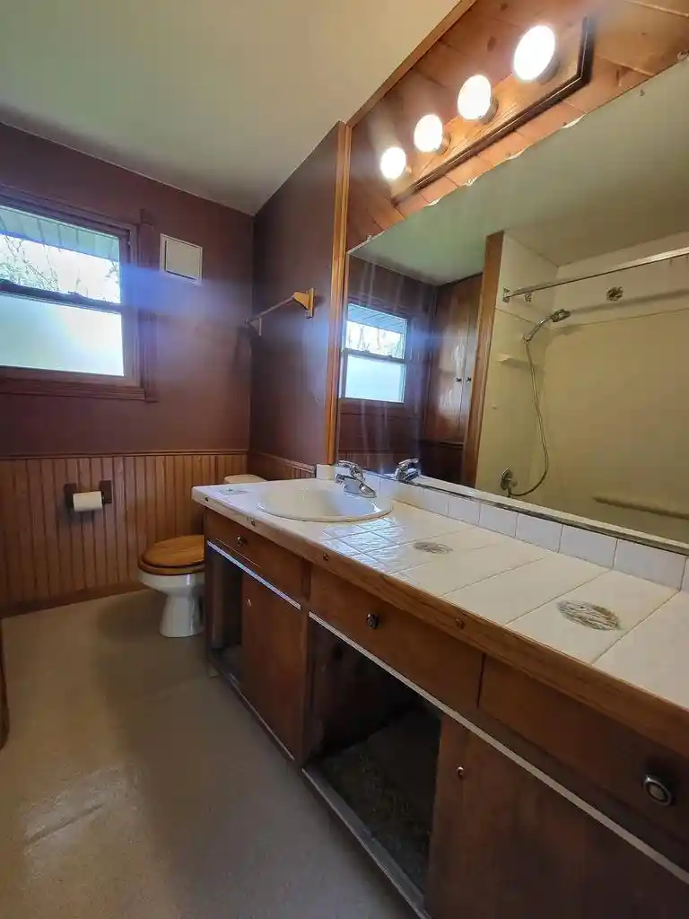Photo 3 of Single family home for sale at 1703 Plank Rd, Menasha, WI 54952 | MLS# 50333506 | Listing updated on 2026-10-06