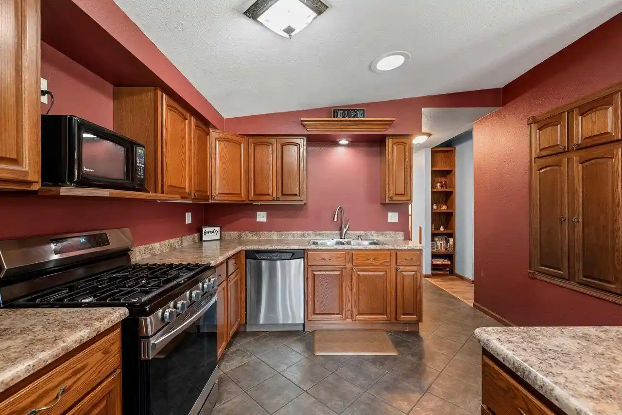 Photo 4 of Single family home for sale at 6649 County Rd R, Oshkosh, WI 54902 | MLS# 50333523 | Listing updated on 2026-10-07