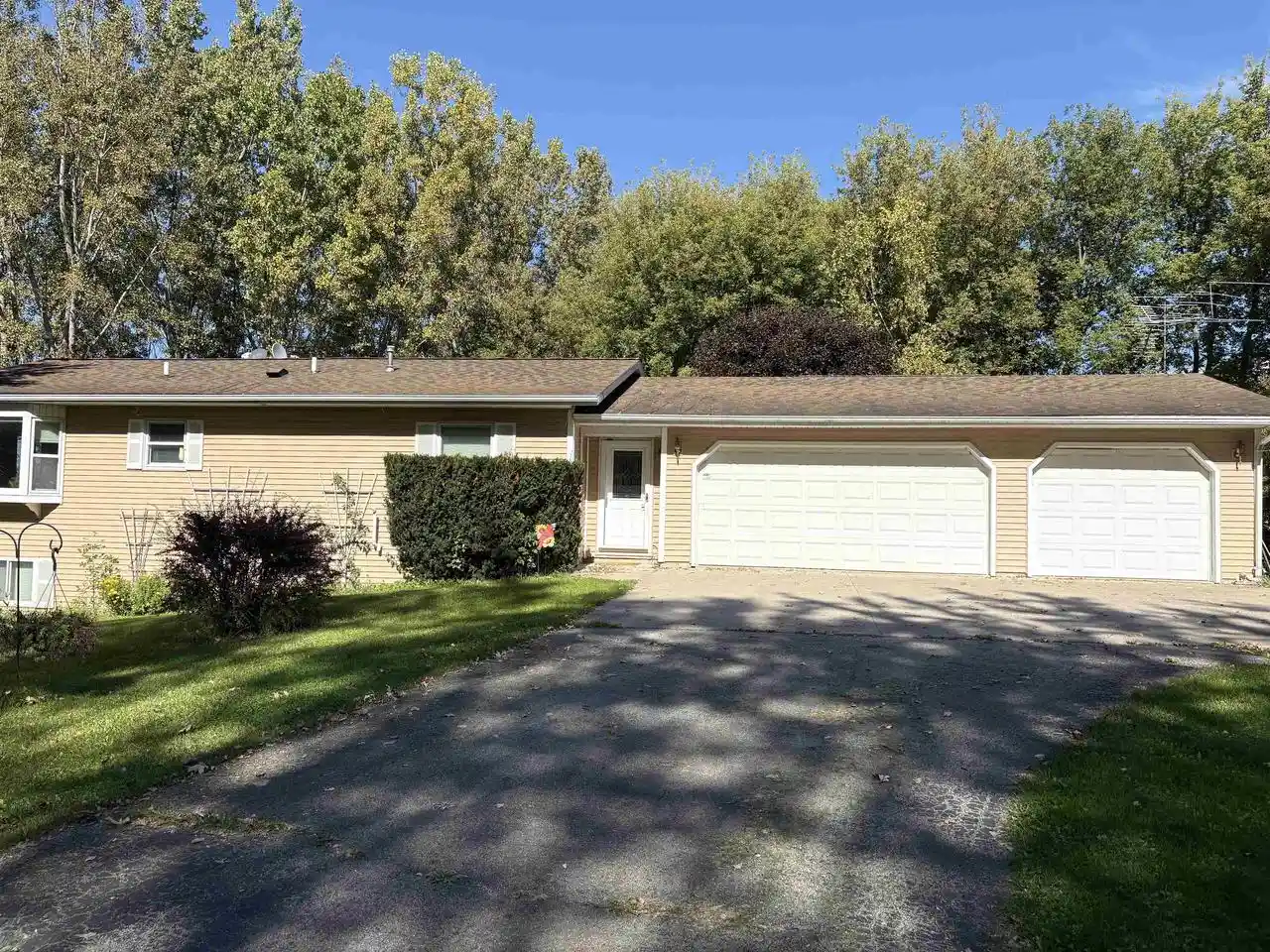 Single family home for sale at 3956 County Rd G, Oshkosh, WI 54904 | MLS# 50333484