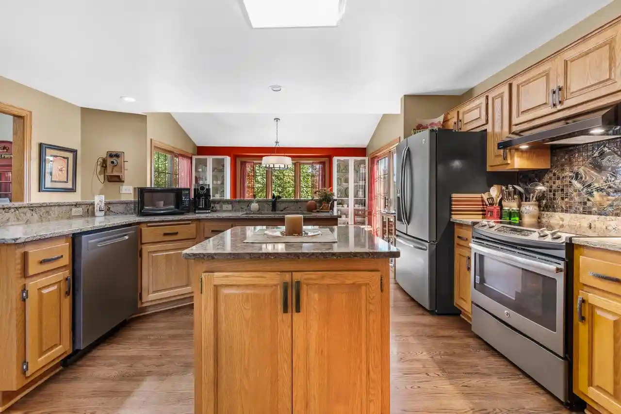 Photo 4 of Single family home for sale at 1481 Rivers Edge Pkwy, Oconomowoc, WI 53066 | MLS# 1982701 | Listing updated on 2026-10-08