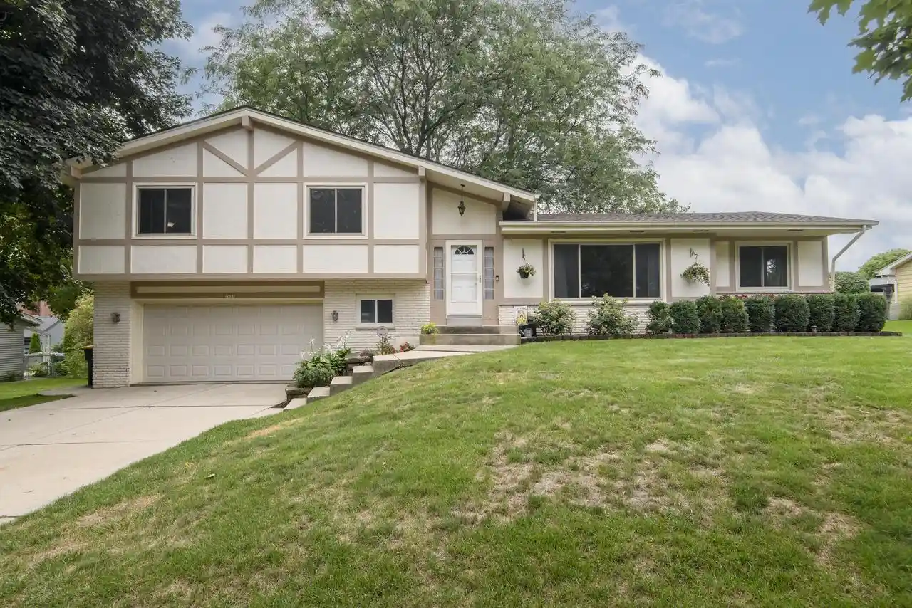 Single family home for sale at 2601 Pendleton Pl, Waukesha, WI 53188 | MLS# 1982708 | Listing updated on 2026-10-09