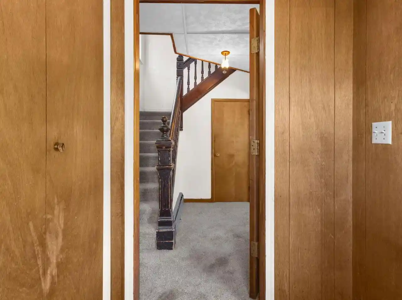 Photo 3 of Single family home for sale at 817 Terrace Ave, Marinette, WI 54143 | MLS# 50333531 | Listing updated on 2026-09-30