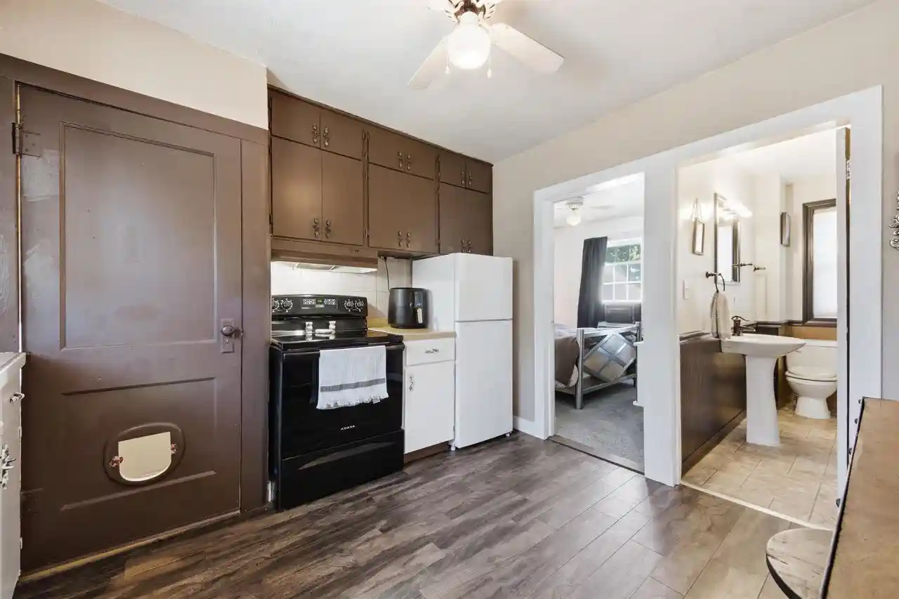 Photo 3 of Single family home for sale at 406 N Ash Ave, Marshfield, WI 54449 | MLS# 22604852 | Listing updated on 2026-09-30