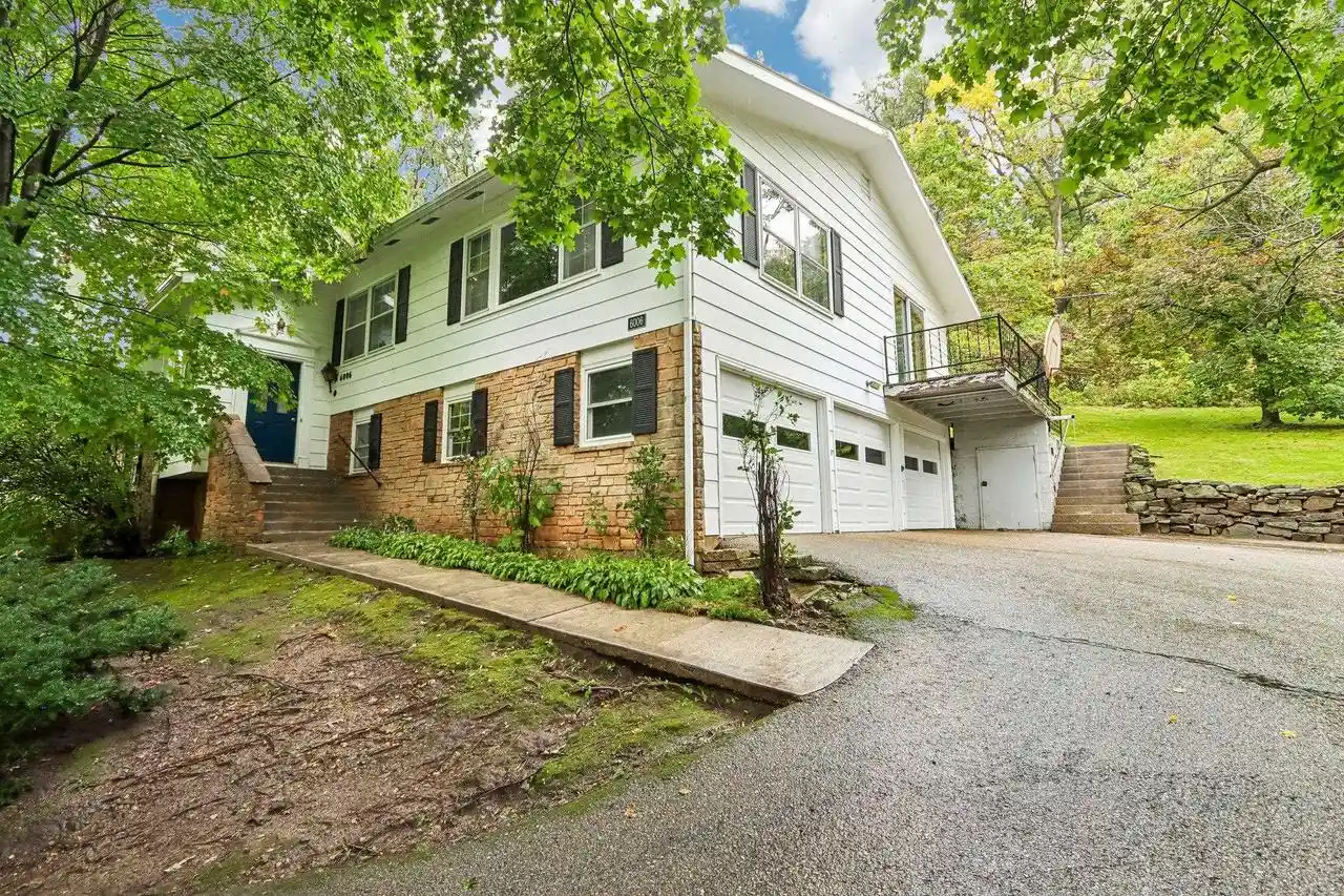 Photo 1 of Single family home for sale at 6006 Greentree Rd, Madison, WI 53711 | MLS# 2033737 | Listing updated on 2026-10-10