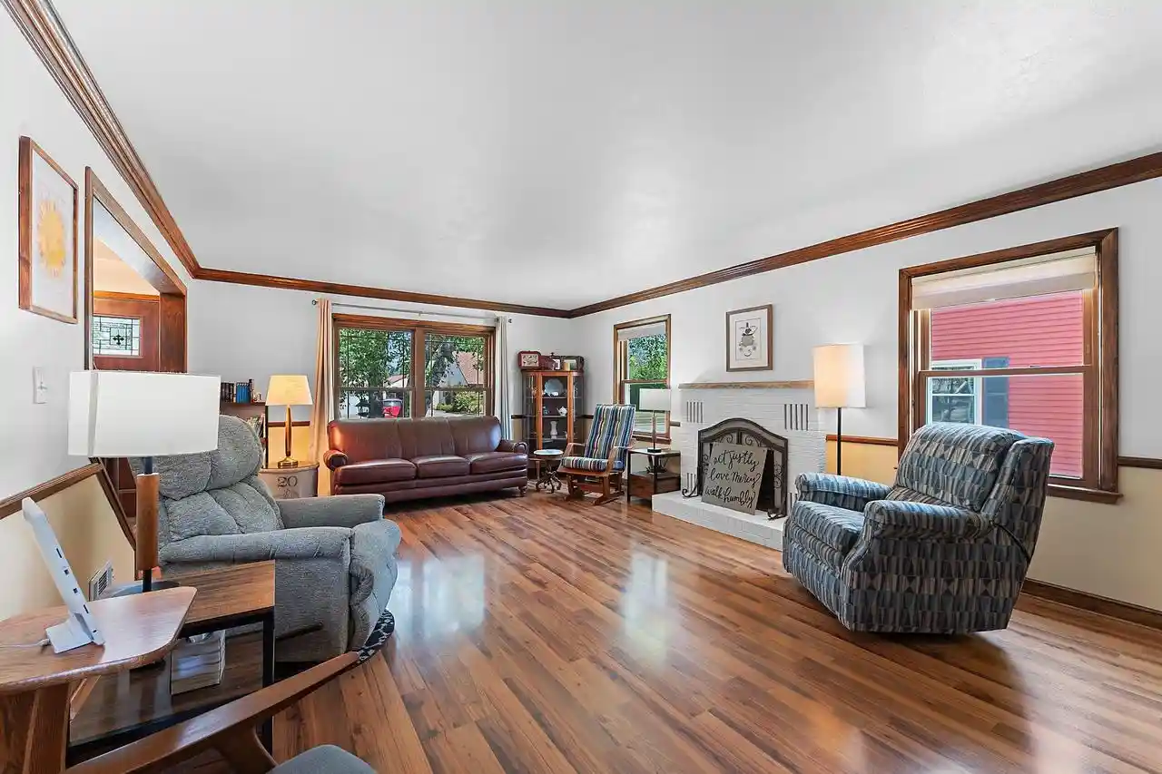 Photo 3 of Single family home for sale at 613 E Byrd St, Appleton, WI 54911 | MLS# 50333520 | Listing updated on 2026-10-07