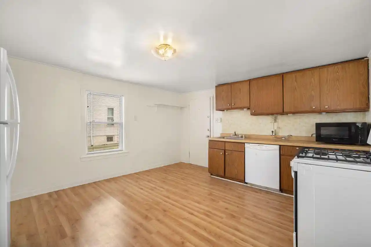 Photo 3 of Single family home for sale at 1616 N Warren Ave, Milwaukee, WI 53202 | MLS# 1982732 | Listing updated on 2026-09-30