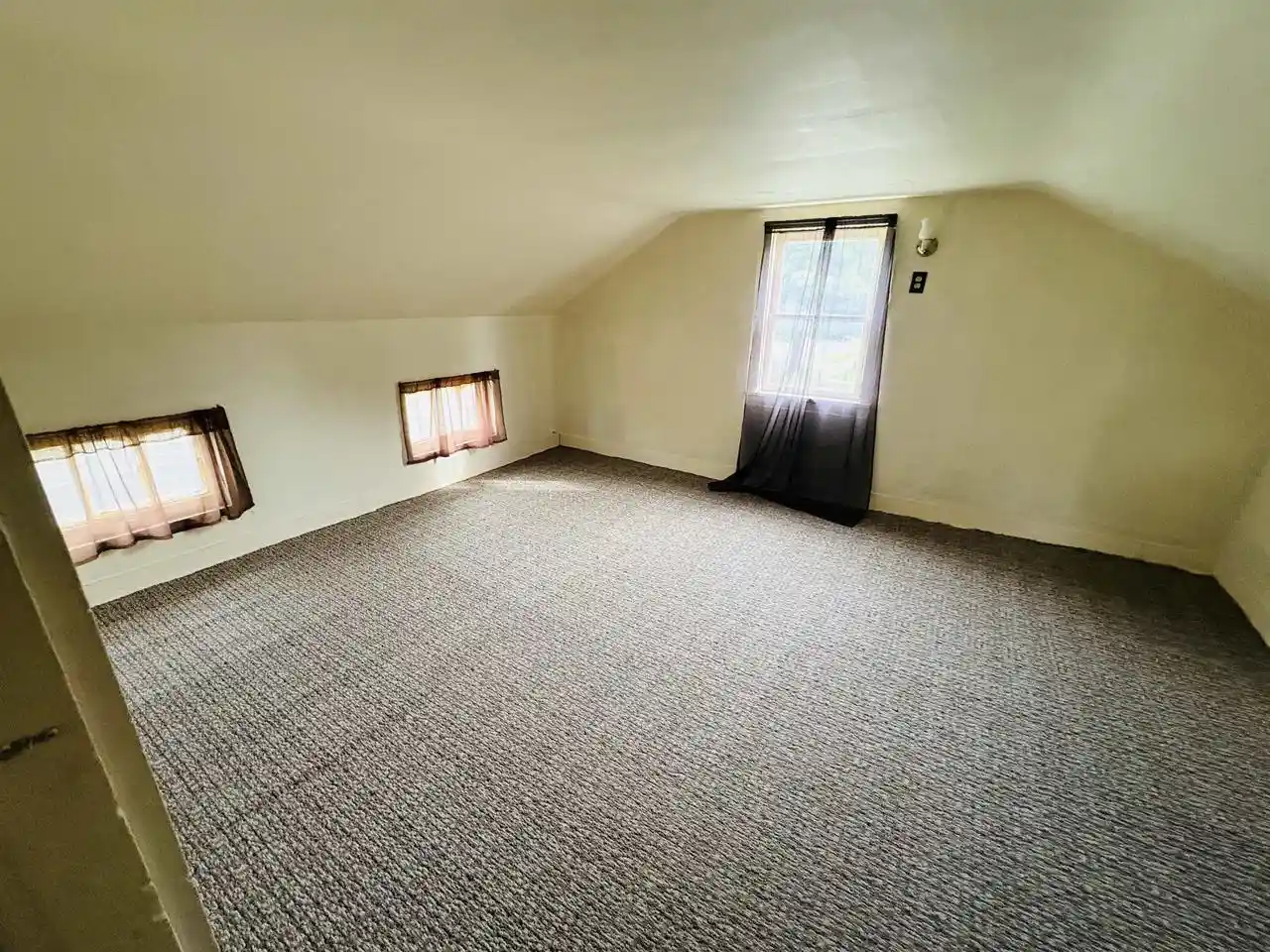 Photo 3 of Single family home for sale at 307 N Pearl St, Janesville, WI 53548 | MLS# 2033745 | Listing updated on 2026-10-07