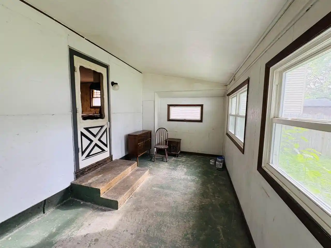 Photo 3 of Single family home for sale at 307 N Pearl St, Janesville, WI 53548 | MLS# 2033745 | Listing updated on 2026-10-07