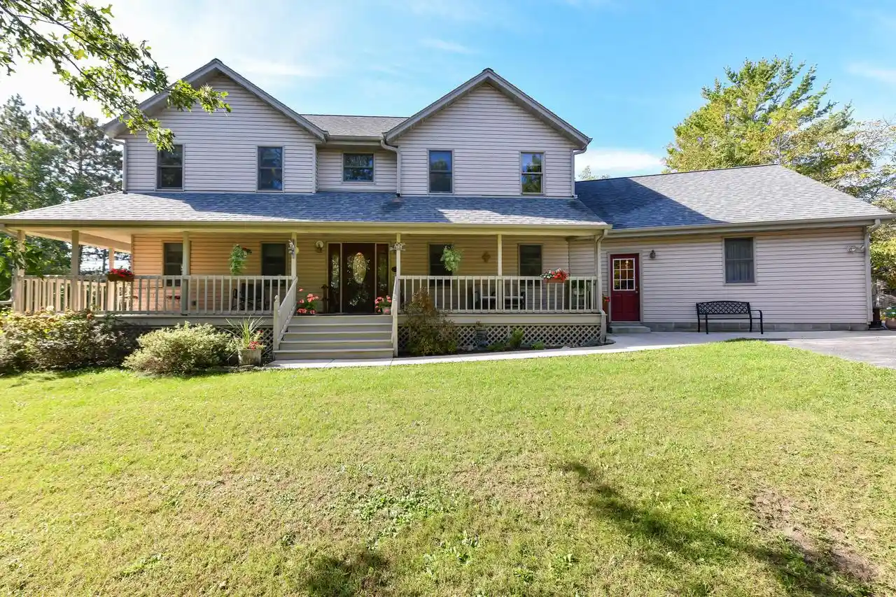 Photo 1 of Single family home for sale at S86w30445 Stonegate Dr, Mukwonago, WI 53149 | MLS# 1982733 | Listing updated on 2026-10-10
