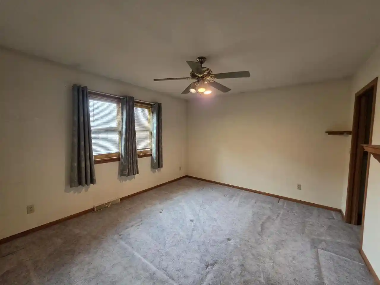 Photo 3 of Single family home for sale at 1052 Eastman Ln, Fond Du Lac, WI 54935 | MLS# 50333542 | Listing updated on 2026-09-30
