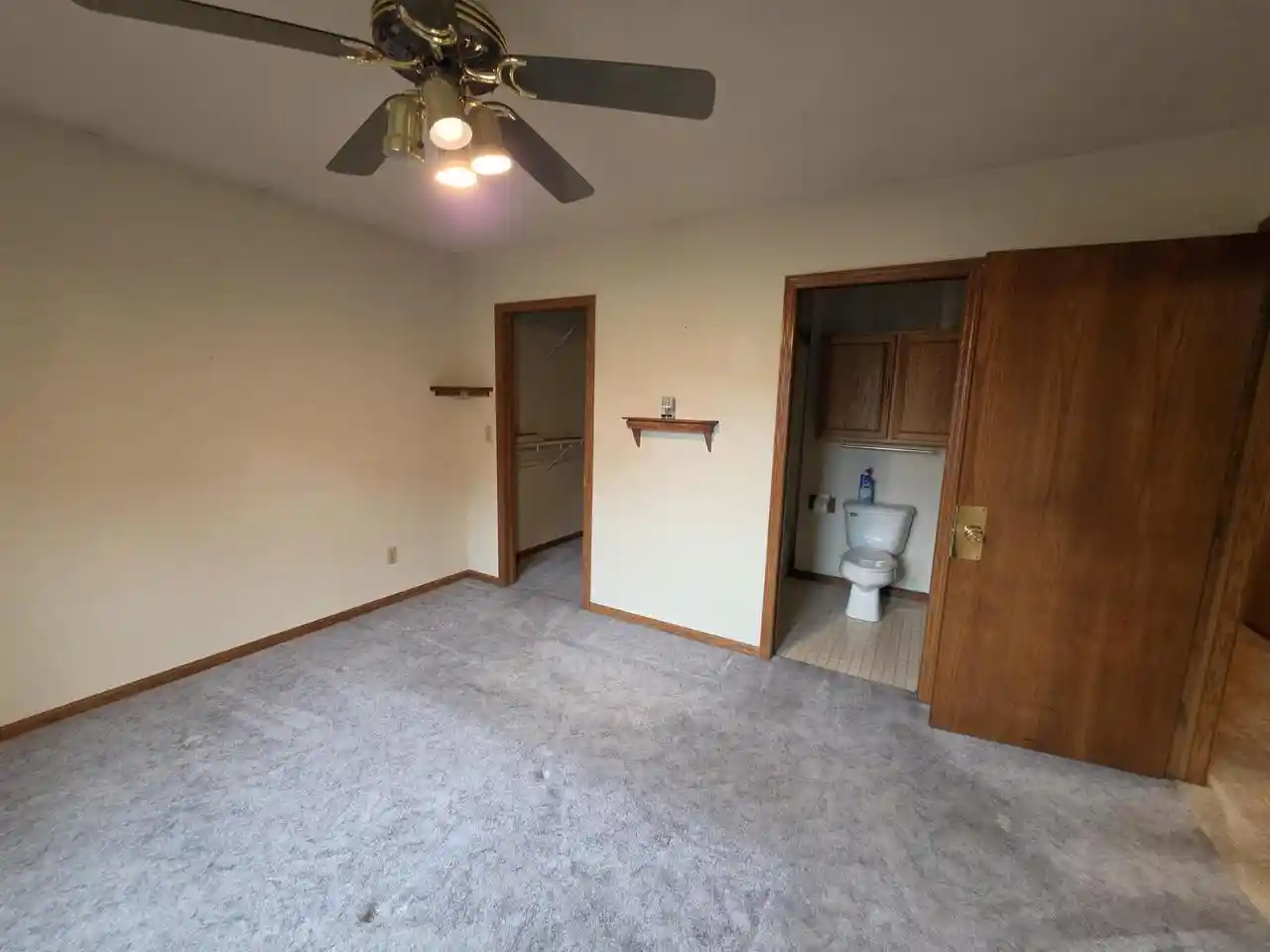 Photo 4 of Single family home for sale at 1052 Eastman Ln, Fond Du Lac, WI 54935 | MLS# 50333542 | Listing updated on 2026-09-30