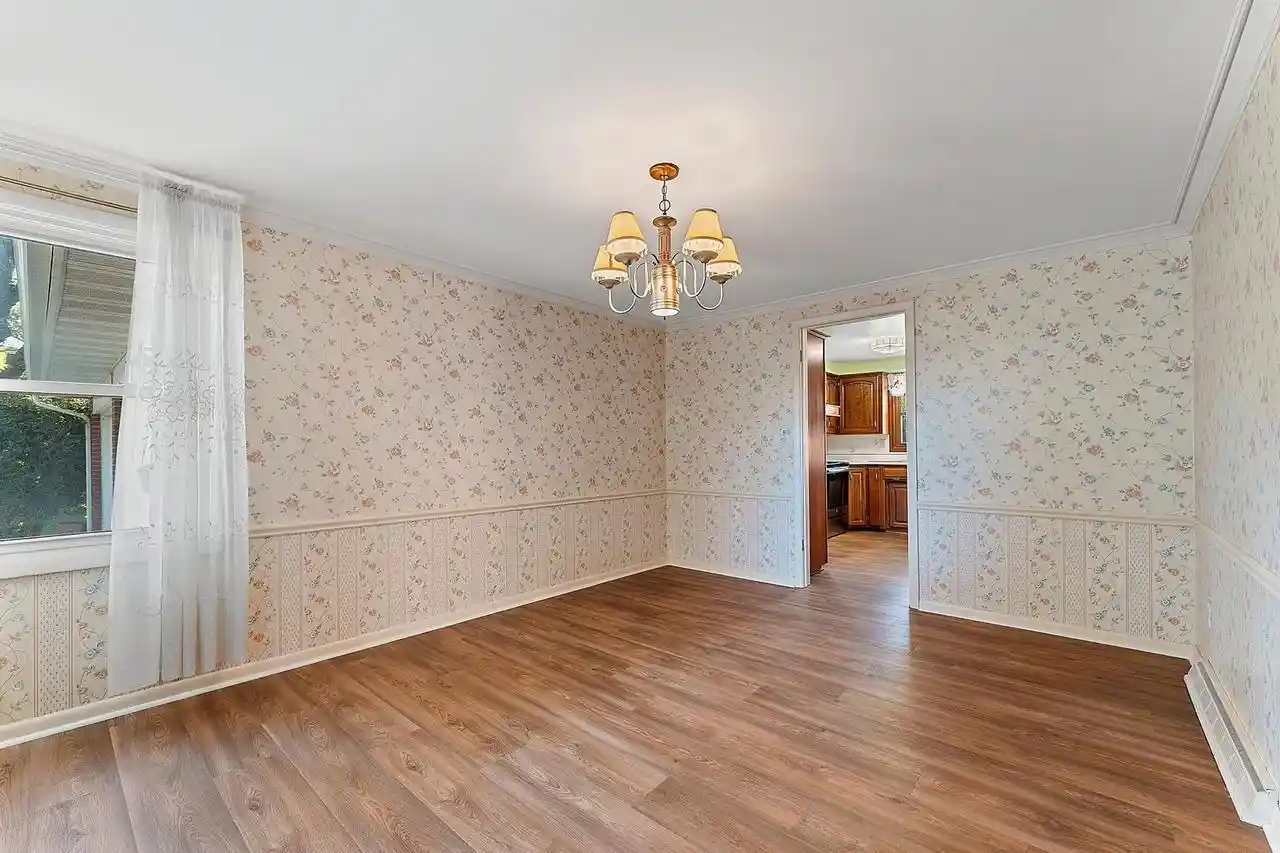 Photo 2 of Single family home for sale at 501 St Marys Blvd, Green Bay, WI 54301 | MLS# 50333559 | Listing updated on 2026-10-02