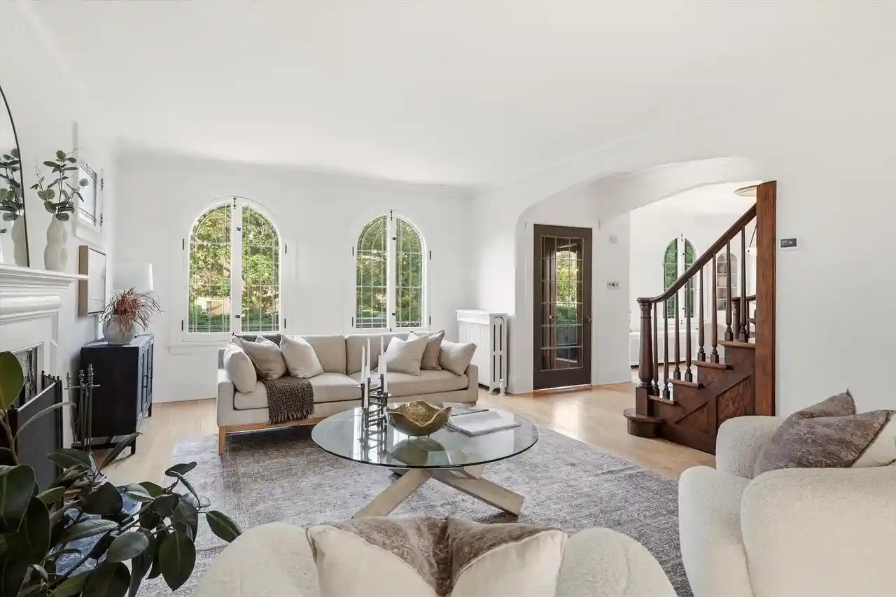 Photo 1 of Single family home for sale at 2522 N Summit Ave, Milwaukee, WI 53211 | MLS# 1982735 | Listing updated on 2026-10-08