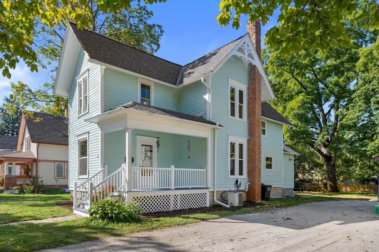 Photo 1 of Single family home for sale at 326 S Silver Lake St, Oconomowoc, WI 53066 | MLS# 1982736 | Listing updated on 2026-10-09