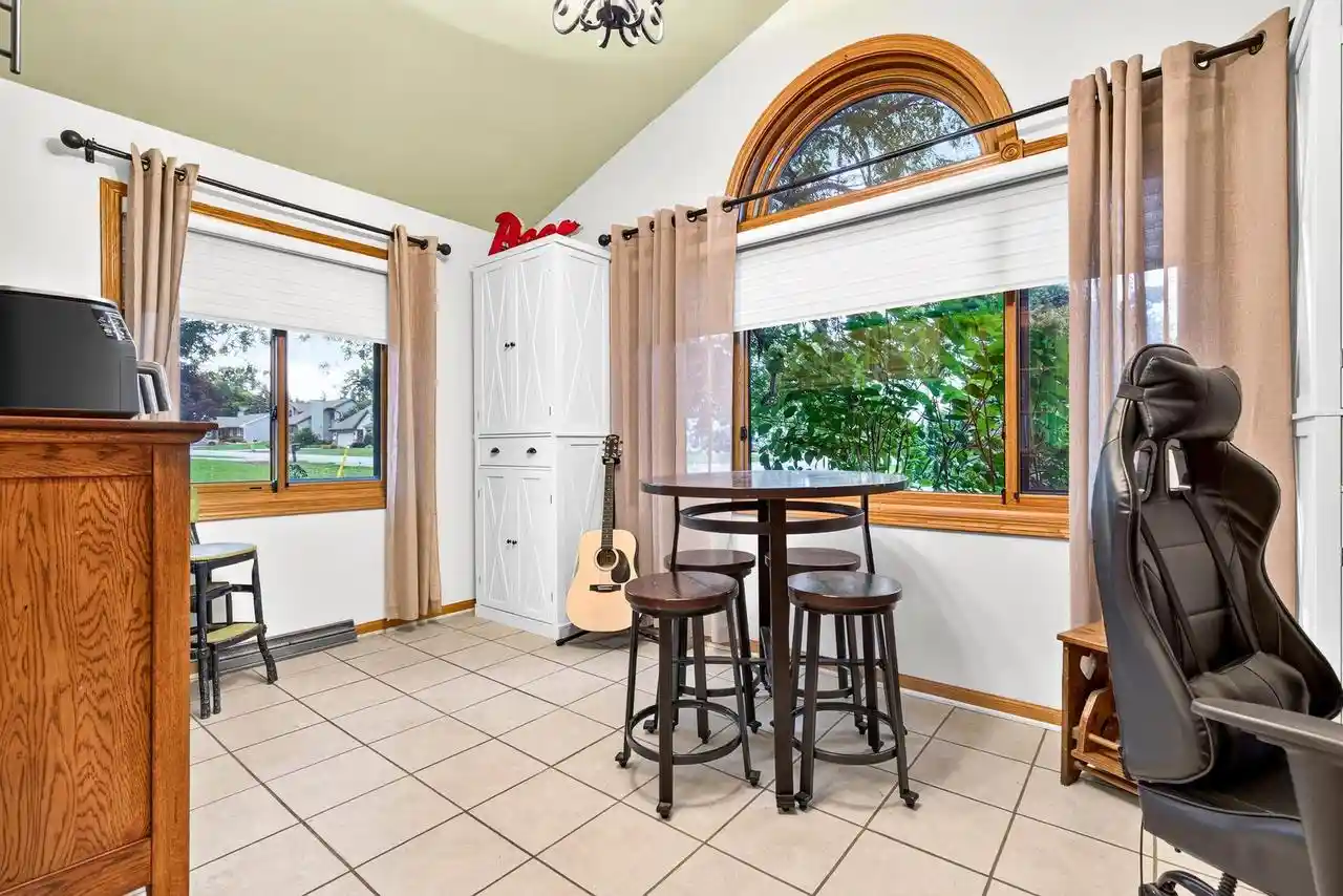 Photo 2 of Single family home for sale at 1408 W Seneca Dr, Appleton, WI 54914 | MLS# 50333562 | Listing updated on 2026-10-08