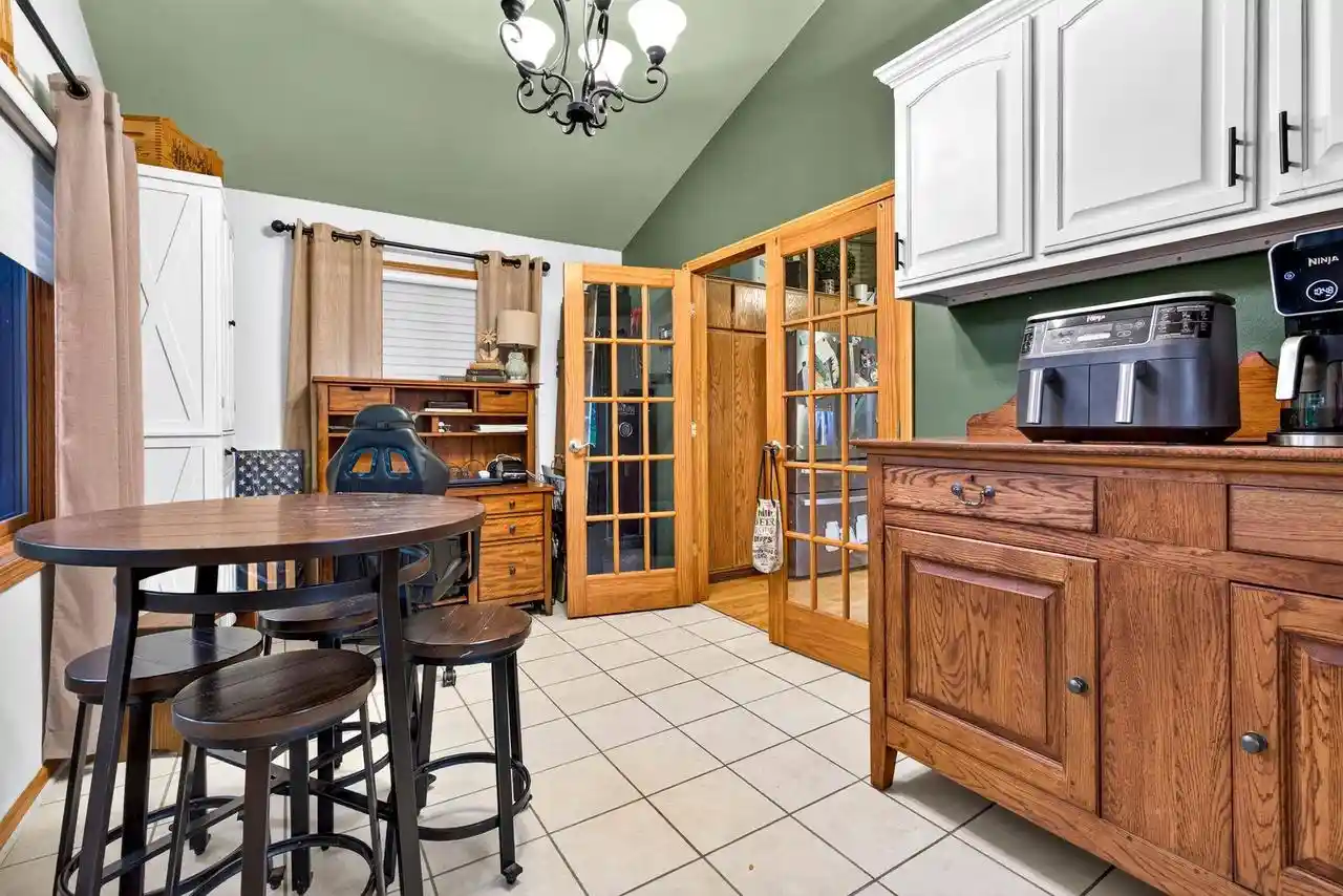 Photo 3 of Single family home for sale at 1408 W Seneca Dr, Appleton, WI 54914 | MLS# 50333562 | Listing updated on 2026-10-08