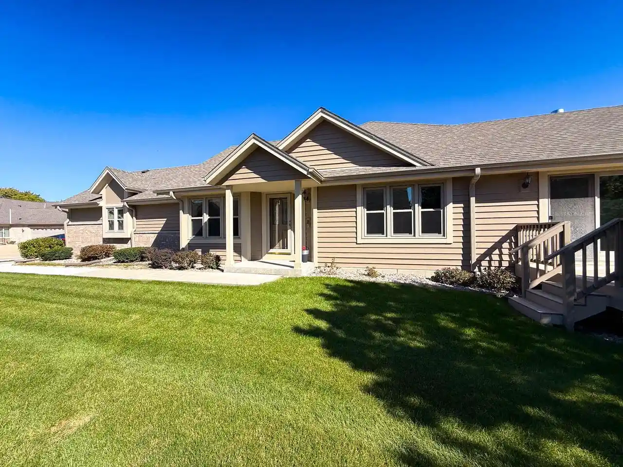 Condo for sale at N21 W24303 Pkwy Meadow Cir #B, Pewaukee, WI 53072 | MLS# 1982747