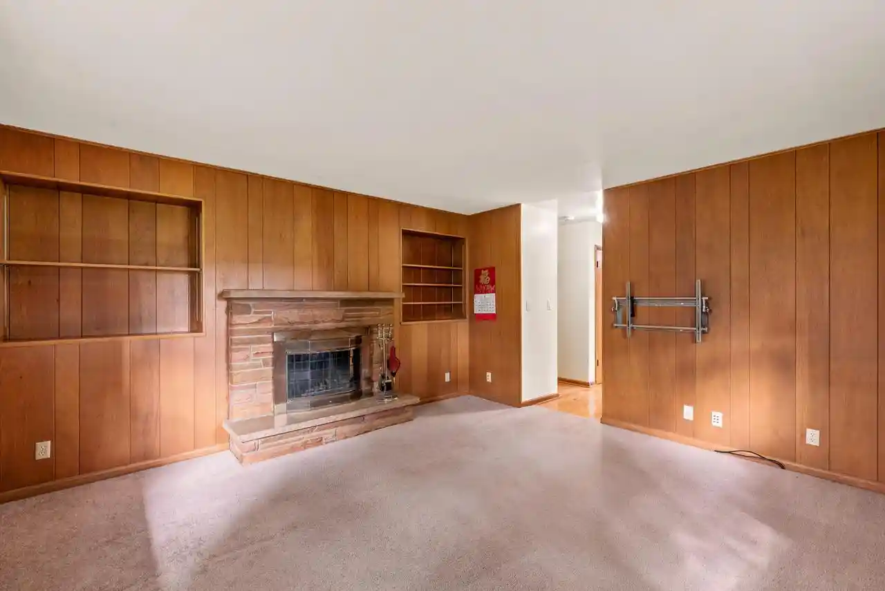 Photo 4 of Single family home for sale at 5503 W Silverleaf Ln, Milwaukee, WI 53223 | MLS# 1982746 | Listing updated on 2026-09-30