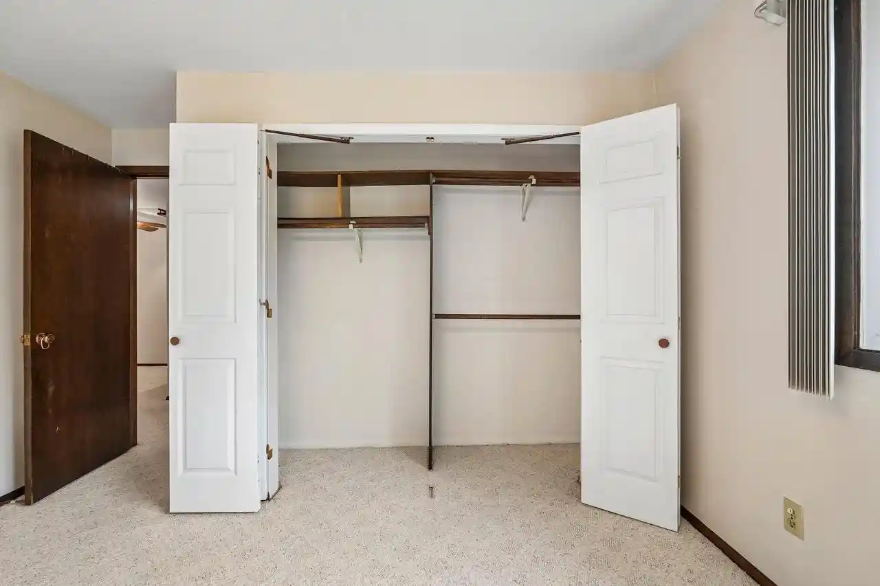 Listing Photo 5 - Condo for sale in building located at 8560 W Waterford Ave, Milwaukee, WI 53228 - Unit #1