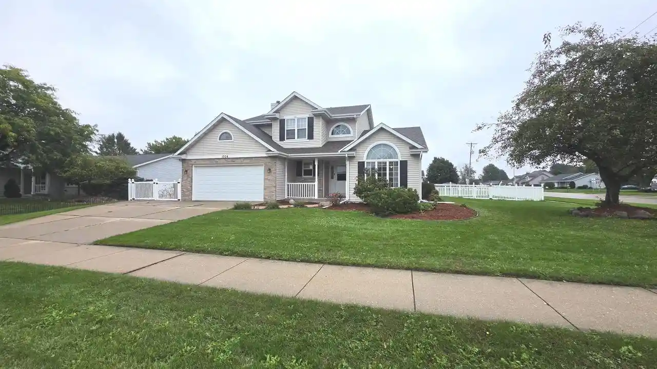 Photo 2 of Single family home for sale at 1304 N Wuthering Hills Dr, Janesville, WI 53546 | MLS# 2033758 | Listing updated on 2026-10-10