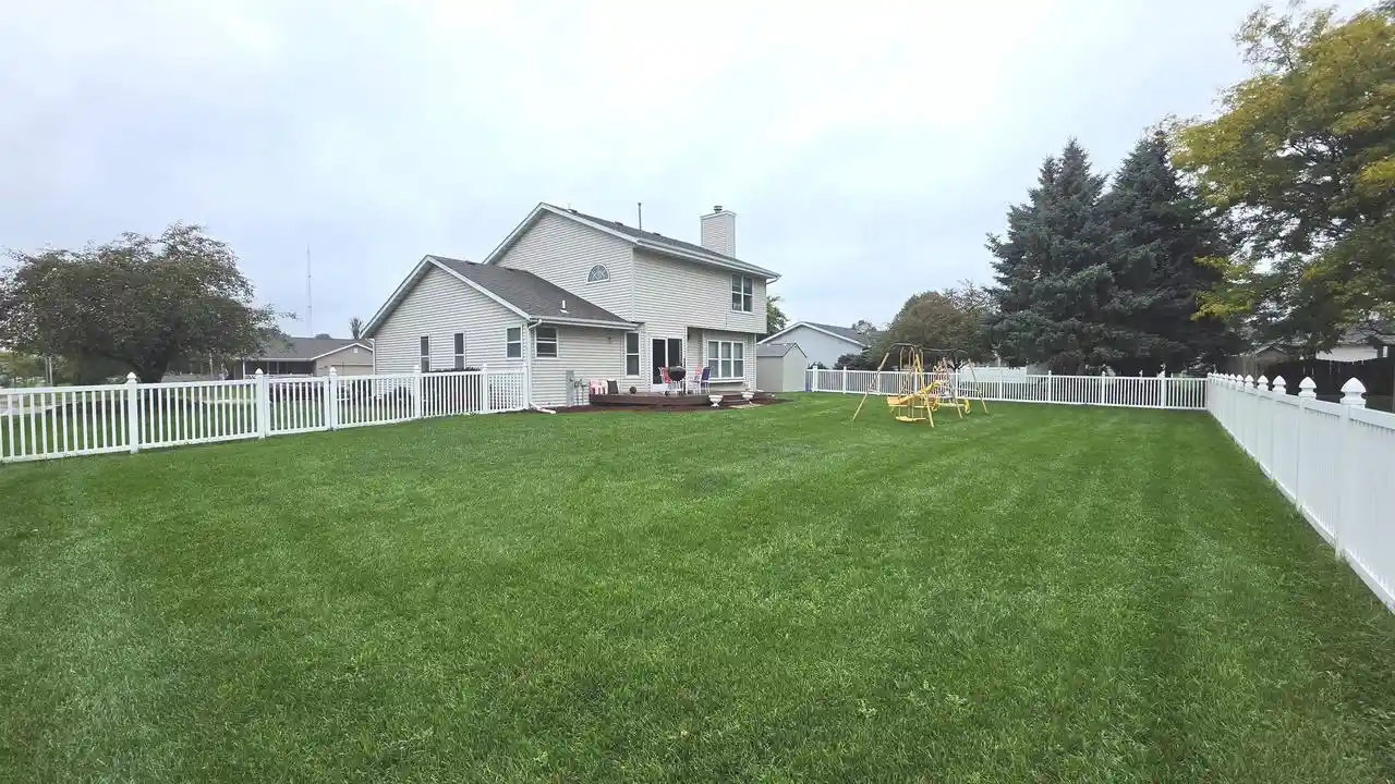 Photo 3 of Single family home for sale at 1304 N Wuthering Hills Dr, Janesville, WI 53546 | MLS# 2033758 | Listing updated on 2026-10-10