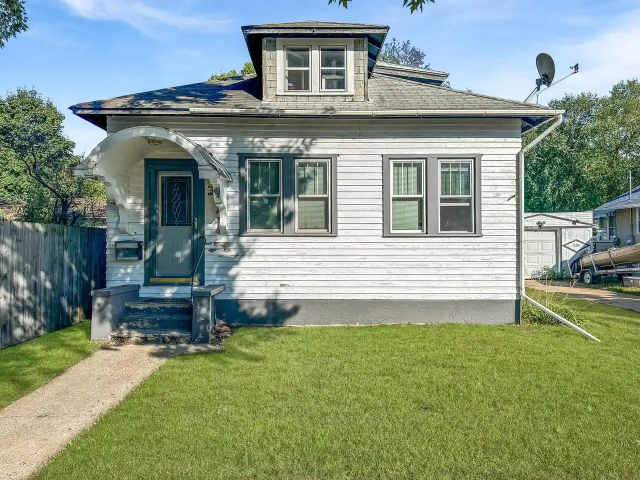 Photo 1 of Single family home for sale at 1907 14th Street S St, La Crosse, WI 54601 | MLS# 1982756 | Listing updated on 2026-10-01