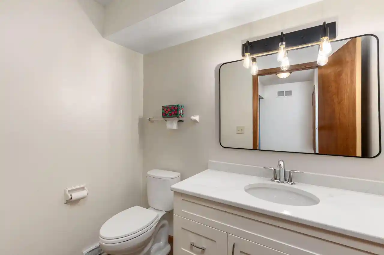 Listing Photo 4 - Condo for sale in building located at 2700 Albany Ct, Waukesha, WI 53188 - Unit #2702