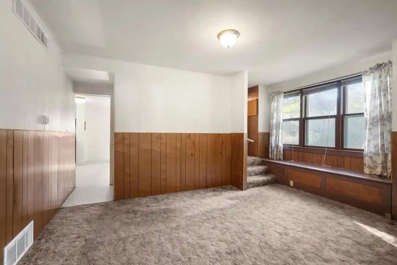 Photo 2 of Single family home for sale at 115 N West Ave, Waukesha, WI 53186 | MLS# 1982771 | Listing updated on 2026-10-05