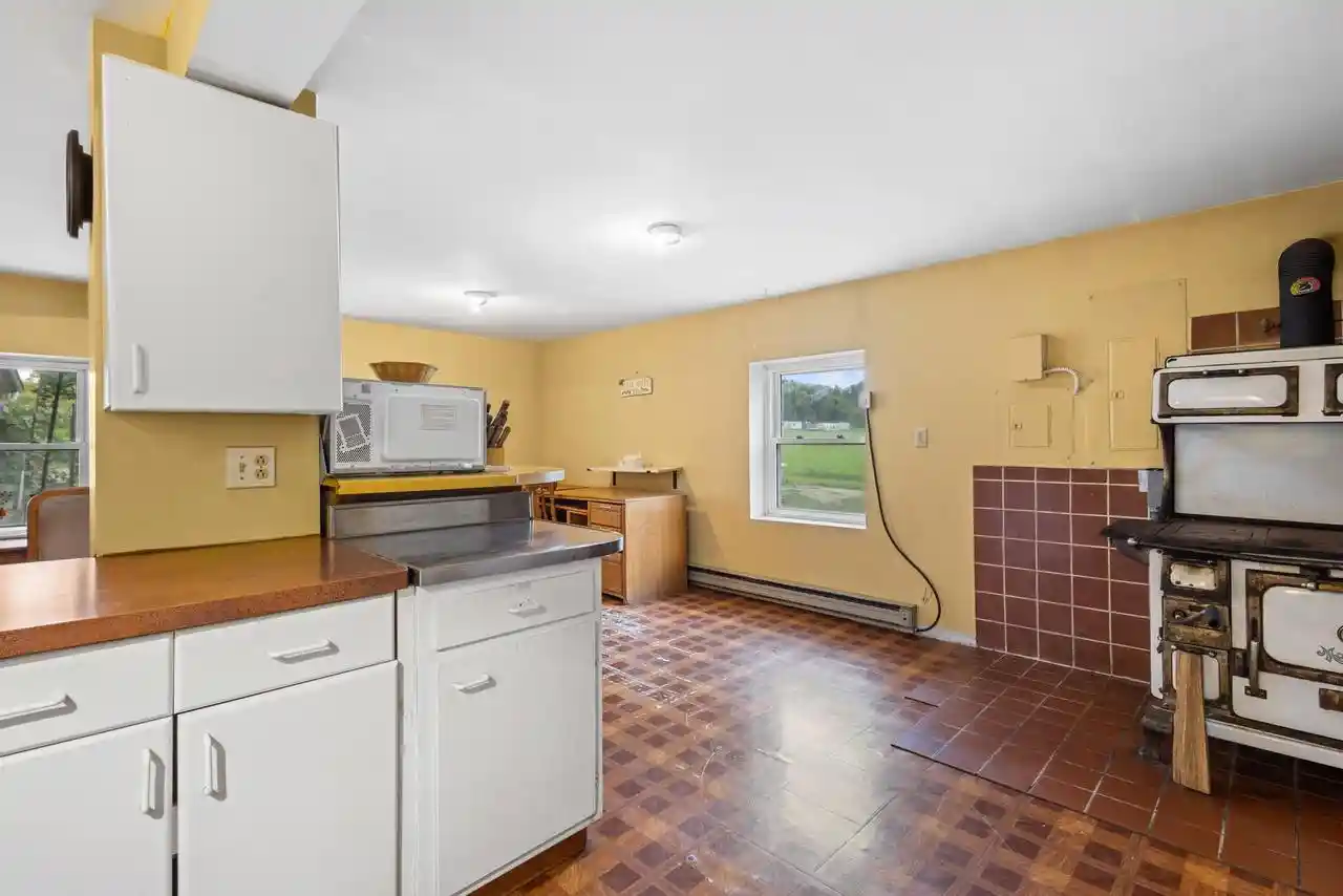 Photo 4 of Single family home for sale at N9529 Monthey Rd, Portage, WI 53901 | MLS# 2033770 | Listing updated on 2026-10-07