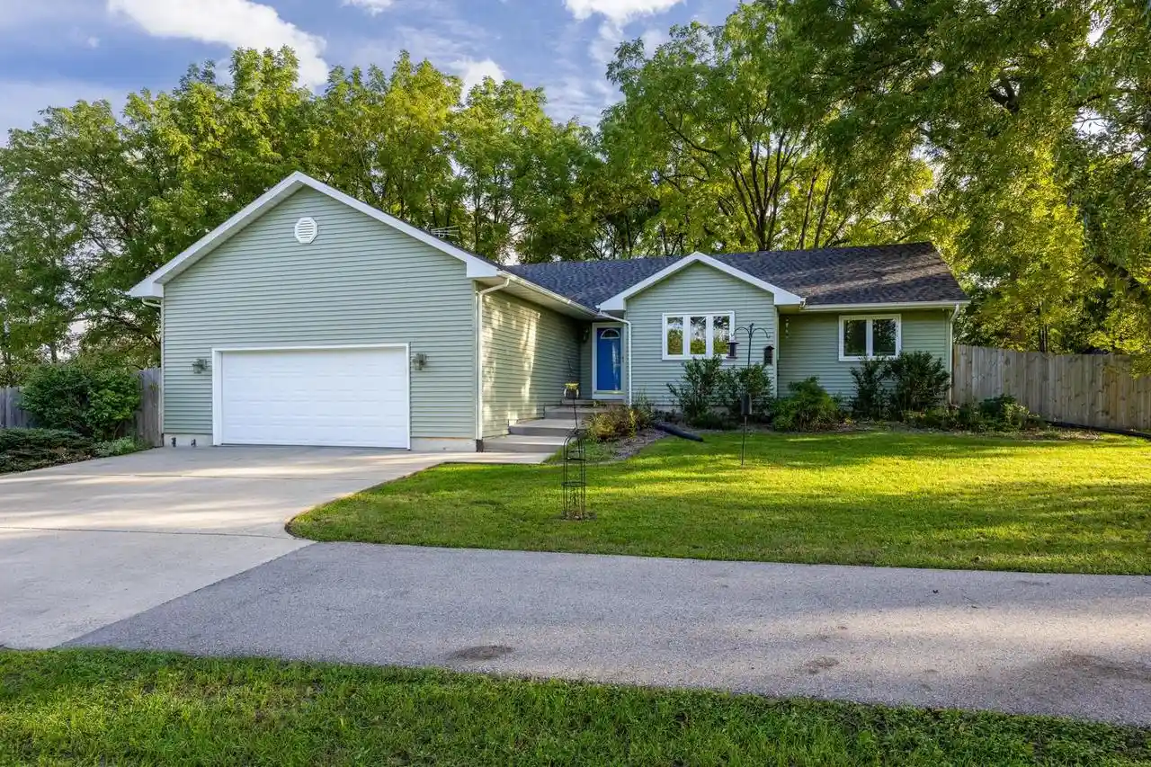Photo 1 of Single family home for sale at 21 Garfield St, Edgerton, WI 53534 | MLS# 2033778 | Listing updated on 2026-10-06