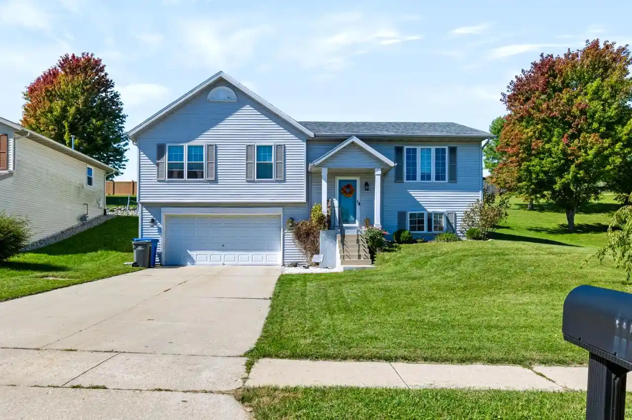 Photo 1 of Single family home for sale at 600 Brookstone Way, Watertown, WI 53094 | MLS# 1982808 | Listing updated on 2026-10-05