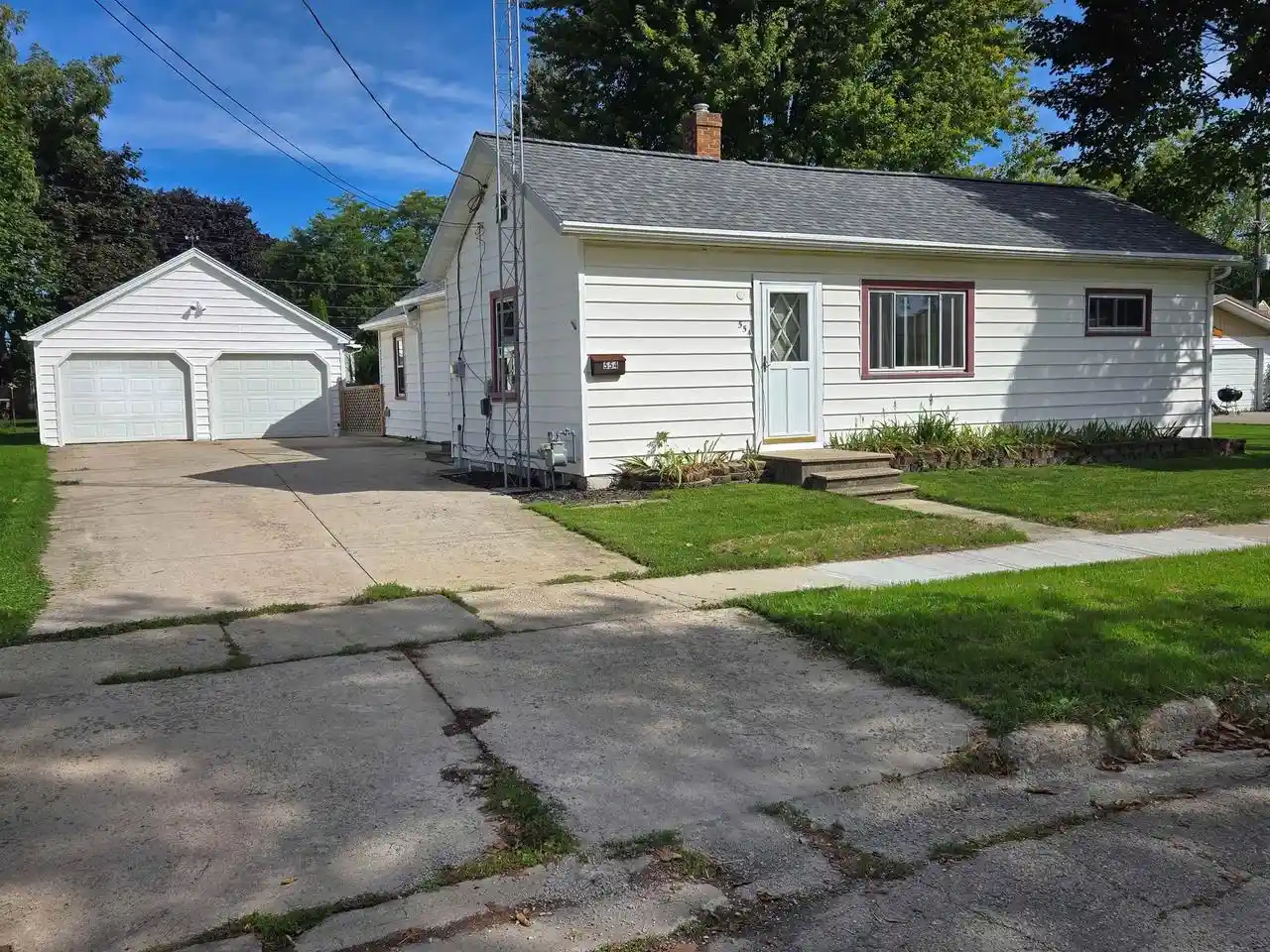 Photo 1 of Single family home for sale at 554 Scott St, Ripon, WI 54971 | MLS# 2033784 | Listing updated on 2026-10-01