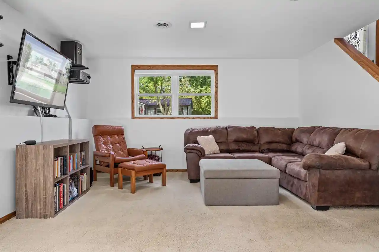 Photo 3 of Sale Pending at 510 Evergreen Dr, Holmen, WI 54636 | MLS# 1982814 | Listing updated on 2026-10-04