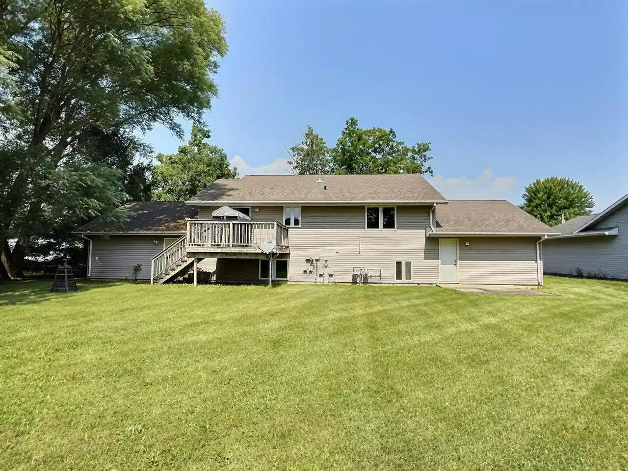Photo 3 of Multi family home for sale at 1642 Lincoln Ave, Omro, WI 54963 | MLS# 50333545 | Listing updated on 2026-10-03