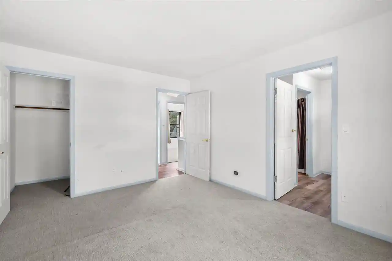 Listing Photo 4 - Condo for sale in building located at 4229 W Meinecke Ave, Milwaukee, WI 53210 - Unit #4229