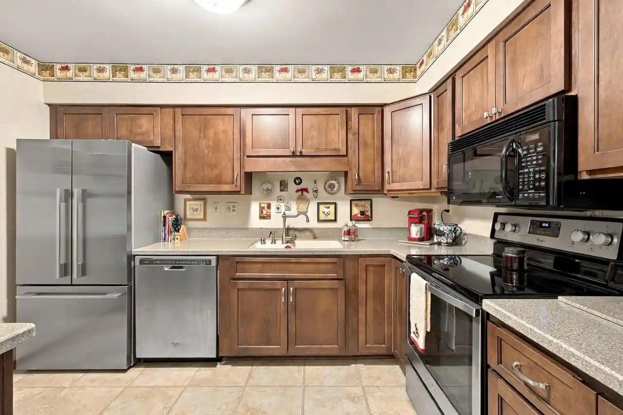 Photo 2 of Condo for sale at 10248 W Parkedge Cir, Franklin, WI 53132 | MLS# 1982829 | Listing updated on 2026-10-04