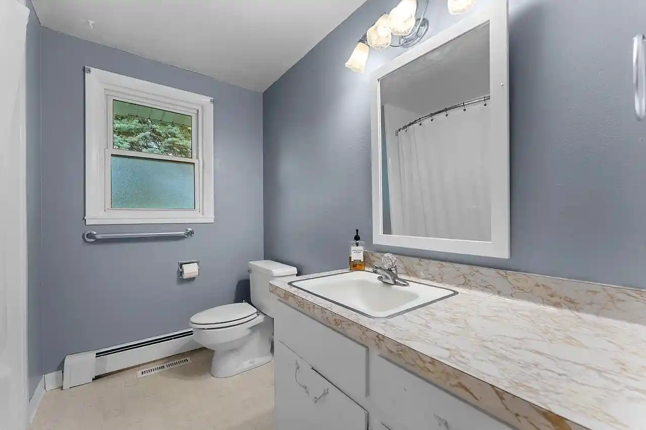 Photo 2 of Single family home for sale at 1315 April Ln, Green Bay, WI 54304 | MLS# 50333568 | Listing updated on 2026-10-01