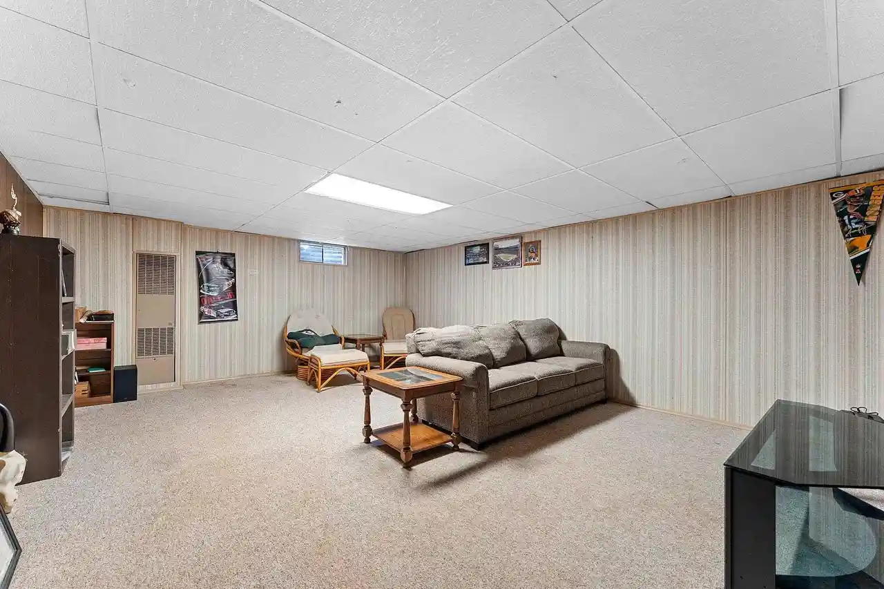 Photo 3 of Single family home for sale at 1315 April Ln, Green Bay, WI 54304 | MLS# 50333568 | Listing updated on 2026-10-01