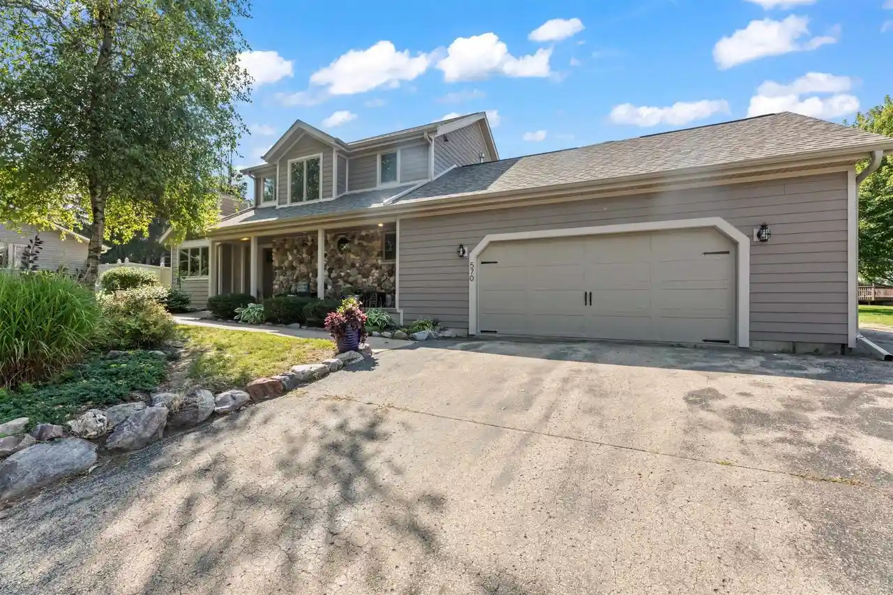 Photo 1 of Single family home for sale at 570 Connor Ct, Lake Mills, WI 53551 | MLS# 2033794 | Listing updated on 2026-10-01