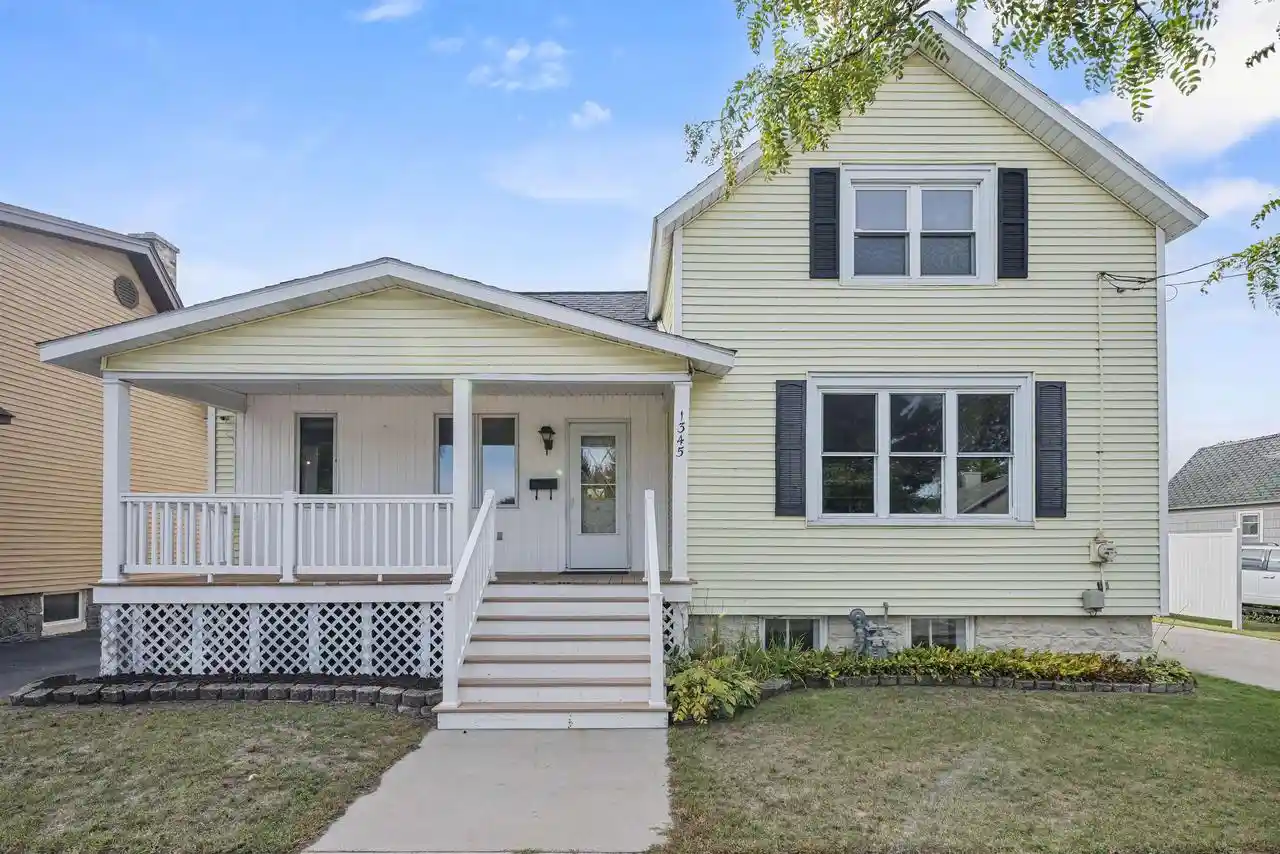 Photo 1 of Single family home for sale at 1345 Armstrong St, Marinette, WI 54143 | MLS# 50333570 | Listing updated on 2026-10-10