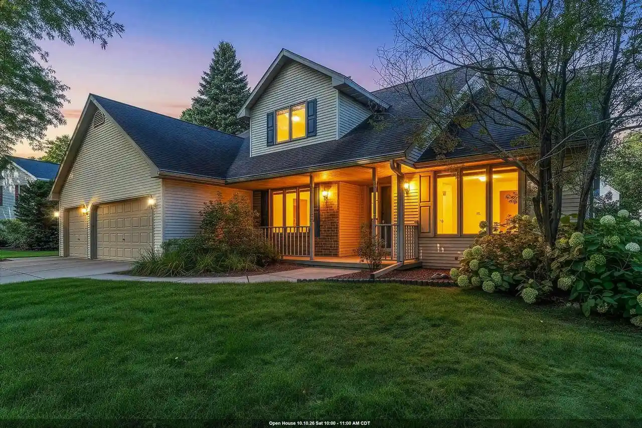 Photo 1 of Single family home for sale at 1610 King Of Arms Dr, Green Bay, WI 54313 | MLS# 50333577 | Listing updated on 2026-10-08