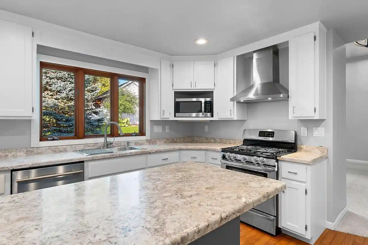 Photo 2 of Single family home for sale at 1610 King Of Arms Dr, Green Bay, WI 54313 | MLS# 50333577 | Listing updated on 2026-10-08
